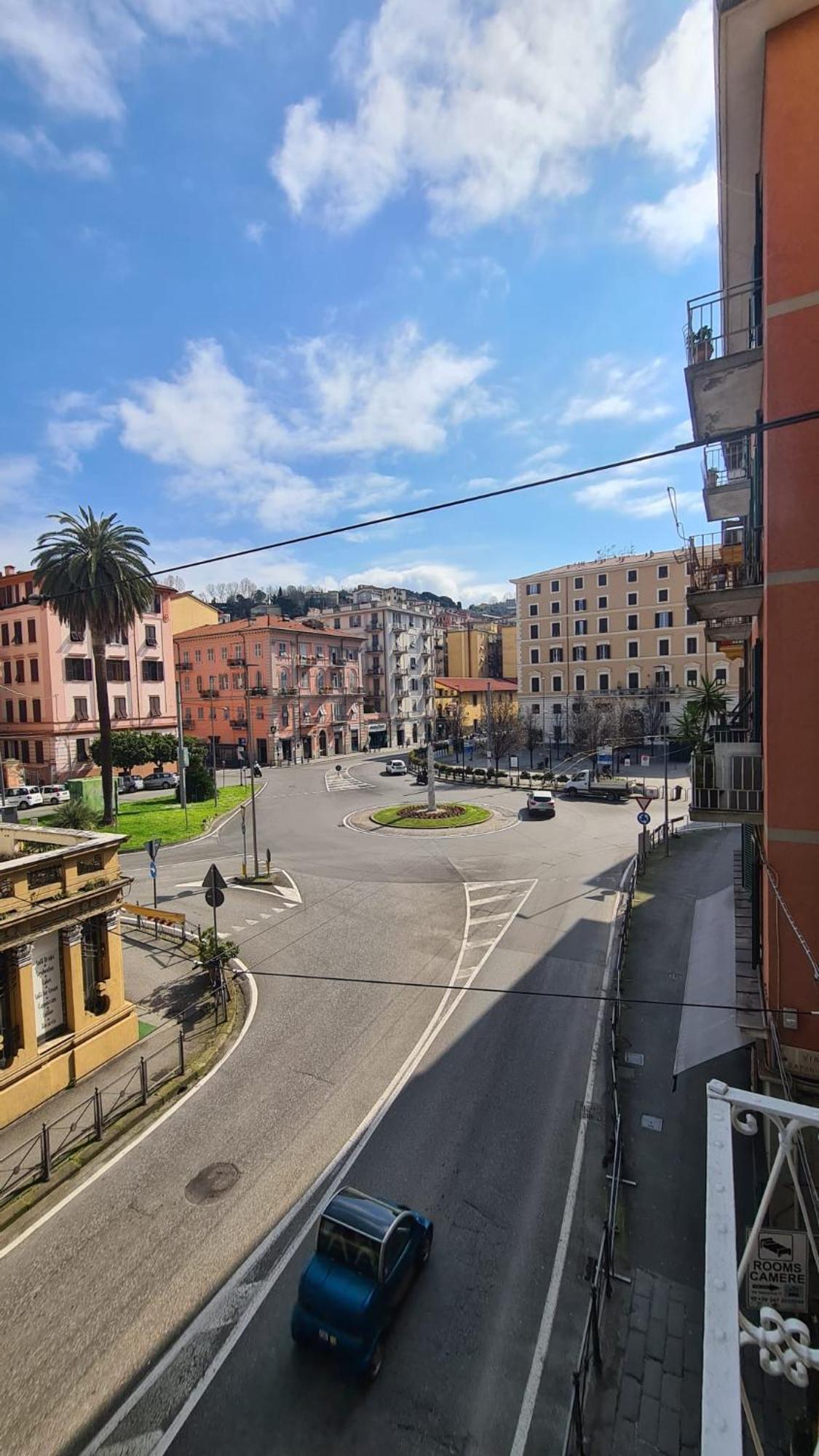 Hotel Amici Holidey Camera Stazione La Spezia Exterior foto